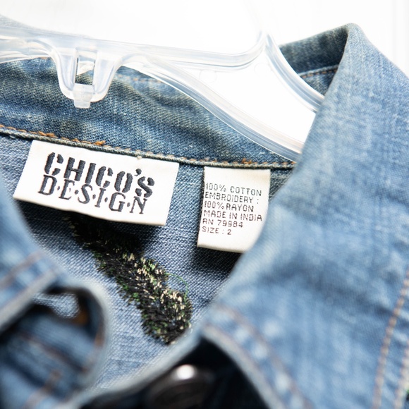 Chico's Denim Jacket Floral Embroidered All over Flower Button Up Fringe Bottom - Picture 4 of 6